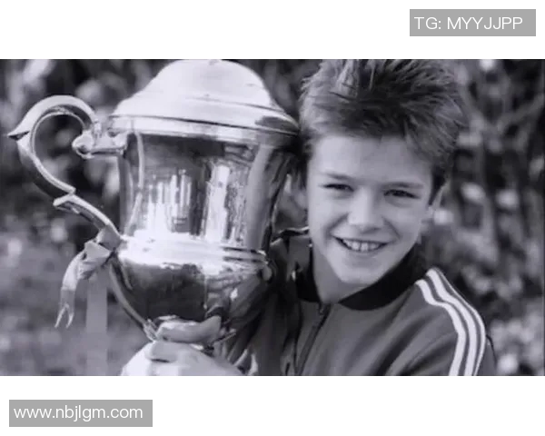 年满60岁依然闪耀的足球明星们的传奇人生与辉煌成就回顾