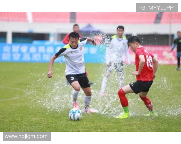 中国足球明星吐舌瞬间引发热议球迷热情高涨展现独特个性与风采