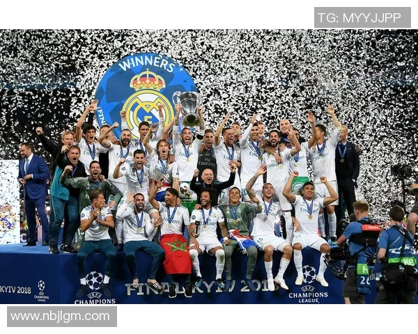 克罗斯：从足球天才到战术大师的华丽转身与传奇人生