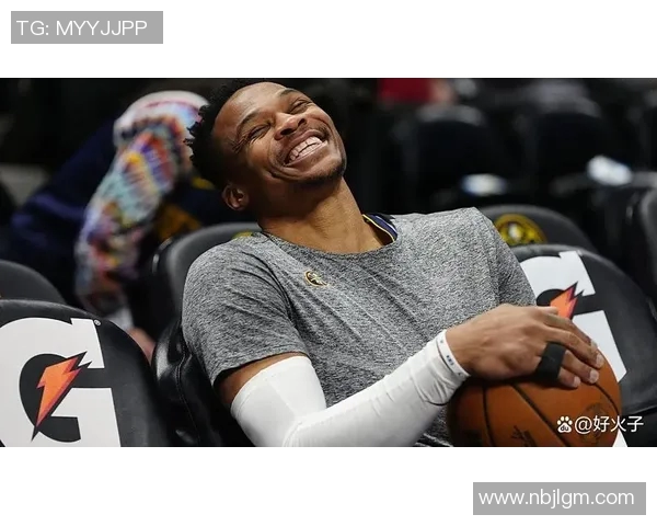 拉塞尔威斯布鲁克的篮球传奇之路与不屈精神探讨